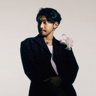 VVYND's profile picture. Singer & songwriter all day / Publicist for artists by day at @secret_signals / I sell desserts too at @iwantfumi / Stream my music on link: