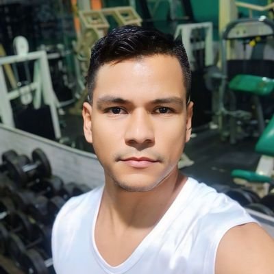 Apasionadamente Abogado, amo la vida  y la naturaleza.