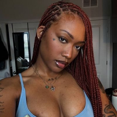 Here for the vibes, and the nutty moments. Med Student. This is my Burner. No meetups darling 💋