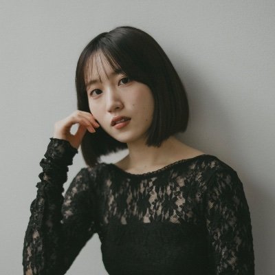舞夢プロ所属/関西在住/ 京都芸術大学卒 /ちんどん屋の娘/憧れの人はマリリンモンローと坂東玉三郎様 /エビとパフェが好き