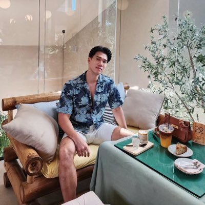 🌞A sunshine free man, running a logistics company,🤣I hope to find something new on my journey every day.🌊