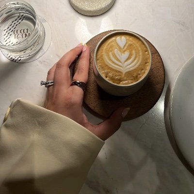 nourQ99's profile picture. 