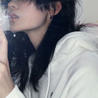 ijustshitt's profile picture. 