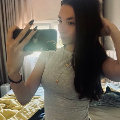 nicolebolbot's profile picture. @theweeknd | kissland lover