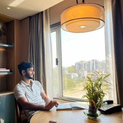 its_rk71's profile picture. Jack of Cricket , Cars , Science and Tech.