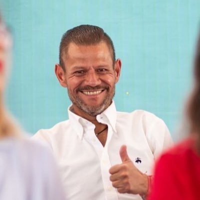 Hijo, Padre , Hermano, Amigo, Responsable y Comprometido con mis sueños, Luchador incansable! Mexicano!! Orgullosamente Hidalguense! Facebook: Bernardo Arista