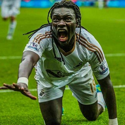 Solidmoon12's profile picture. nothing to tell you😭❤️