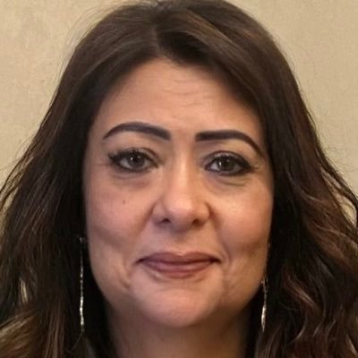 لاتذهب حيث تأخذك الحياة بل خذ الحياة حيث انت ذاهب وتذكر دائمآ انك ولدت.لتحيا ولست حيا لانك ولدت