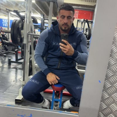 6ft2 | 105kg | size 11 🦶| content creator | fully certified | onlyfans | the naughty lad next door 😈