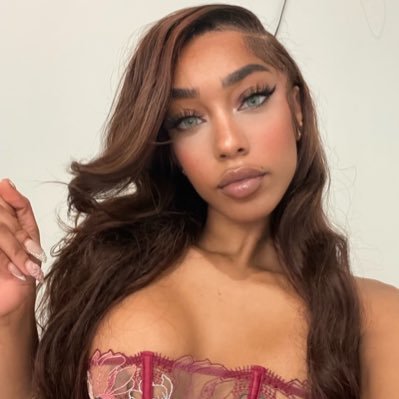 Svelte Princess 👸🏽 Elite Companion | Model | the princess diaries |
