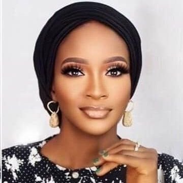 GOD 1st 🙏
Evolve and Step into your best self.
i inspire 👉🏼 one mind at a time.
Just A Pretty Girl minding her business (1 Thes 4:11)❤️
@abelle_ent_blog