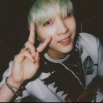 retroiguess777's profile picture. army since 2017 | stoner | nature + animal lover | insta: 444.luvvrr | snap: retro.777