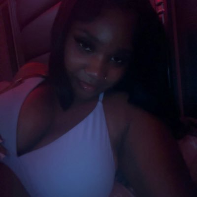 your favorite brown skin looking for local meets and i always respond so message me (NO CASH)❌