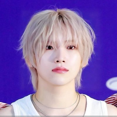 KHn1jrSzMH49742's profile picture. 40代男リアル 新卒営業職→鬱病になり3年で退職、無職6年。完全には治らないがなんとか31歳に再就職。病気と闘いながら正社員で今現在も働いてます。気になった方、フォローしてます。趣味は服とアニメ。
