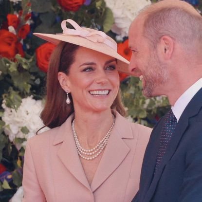#Junho 💛
#2PM 🕑
#JHope 🐿️ #ThePrinceAndPrincessOfWales
#TeamWales 🤴🏼🫶🏻👸🏻=👦🏼👧🏼🧒🏼
#PrinceWilliam #PrincessCatherine
