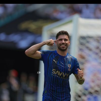 الهلال هو الحياة، هو الشغف، هو الانتماء، زعيم أسيا قائد الأندية. رمزالكفاح، الهلال هو الفن هو الإبداع، هو التميز الهلال هو الفخر