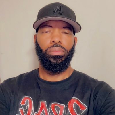 Vallejo Bay Area.📍The Crestside raised me.The youngest of 8 from the same King & Queen.Lifelong 49ers & Dodgers fan.Middle School Teacher 👨🏽🏫 📚
