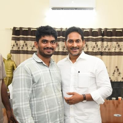 YSRCP స్టేట్ సోషల్ మీడియా వింగ్ సెక్రటరీ
#YSR💙#YSJMR💙