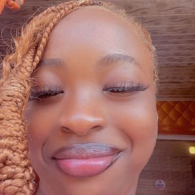 aliza_isagirl's profile picture. study law and drink water 🙈😇