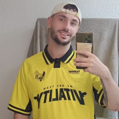 Fier supporter @TeamVitality 🟡⚫ et du @PSG_Inside ❤💙
@bnouz_VIT fan account