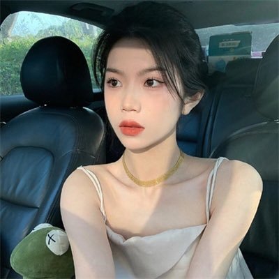 自分を愛することは完璧を追求することではなく、段階ごとの自分を受け入れることです。あなたは緩めれば緩むほど光があり、真実であればあるほど力があります
