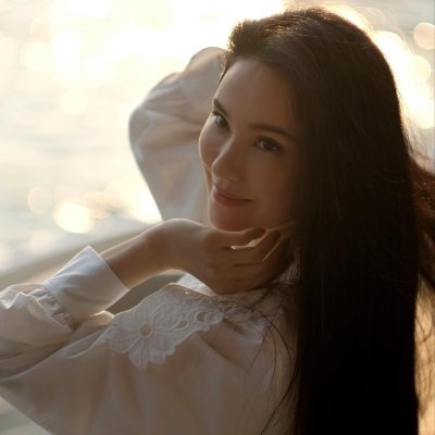 valeriexuqq's profile picture. Painter and skincare centre CEO