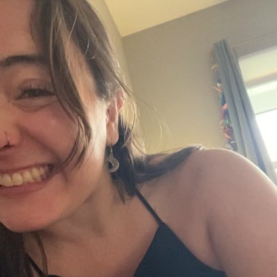 AudreyInSocks's profile picture. “an enlightened animal” “anxiety goddess” singing & daydreaming