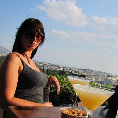 CherSharesStuff's profile picture. UGC Creator & Writer