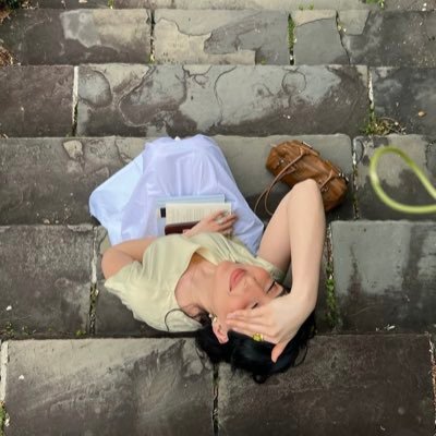fayrouzih's profile picture. سقَطت خصلة الصَّبرِ فوقَ الجَبين.