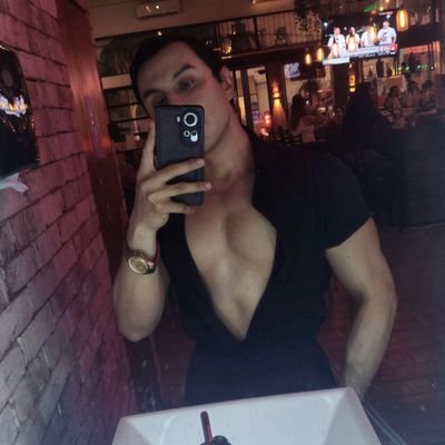Business owner⚙️
Gym lover💪🏻
Master degree🤓
Gamer🎮
Friendly💙
Hardworker🤖
Ig:a.monasterio22📸