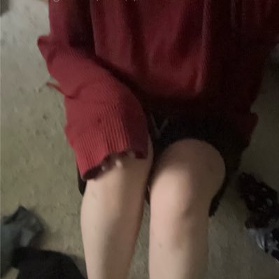 22 y/o 𖤐 paid private: @certifiedbiter 𖤐 🔞 MDNI 𖤐 soft/hard kinks 𖤐 tboy 𖤐 selling custom content :p