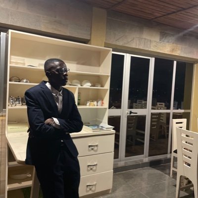Omari_Dangote's profile picture. chef d’investisseur🕵️