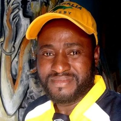 Artiste peintre contemporain vit et travaille à Kinshasa à étudié au beaux arts du congo