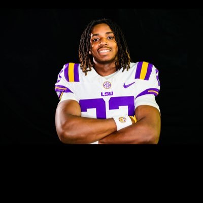 @lsufootball commit | “Quick6ix” | 10.85 100m |4.48 40 yard |4⭐️ rb | 5’11 185 | 1st team all state | instagram -showtime_.jt| espn top 300