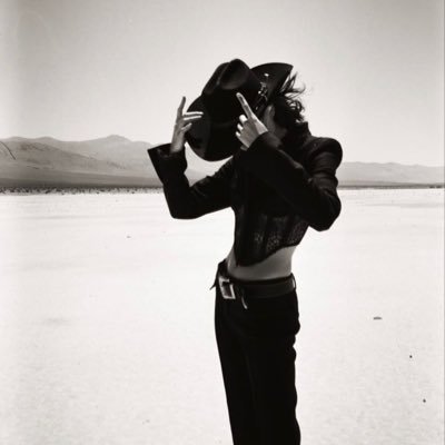 fuckthisfade's profile picture. Surviving, not living