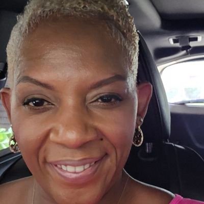 ⚪️-🥊- This mom 💙s Brawlers & Ballers 💎-🏈
Mom of 🥊Nicolas & Matthew 🏈
Insurance Agent / English & Language Arts Education
🐝 🧂&🕯
