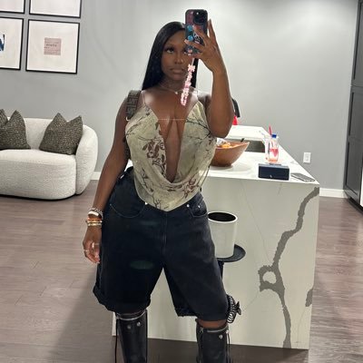 RRT. ATL Hairstylist. Florida A&M University Alumna IG: @StylesBy_Tiffany