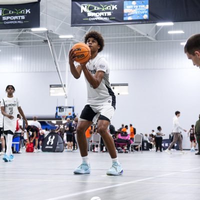 6’6 class of ‘28 Basketball G/W Football Edge @gonzagasports||