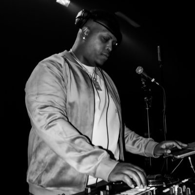 Memphis📍International DJ ::: Club • Radio • Stadium ::: ΩΨΦ 🐶⚡️UTK 🍊🎓Brother’s Boy 🌊📚 Reverence Bourbon #PayHomage 🍊🥃
