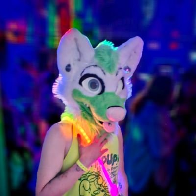 39 dumb & horny Alaskan rave dog 🐶
they/he/pup | nonbinary grey-ace/queer
💚 taken @pubbyboi01 💜
🔞 NSFW 🔞 18+ only! 🔞
DMs open