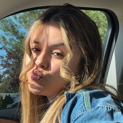 _aracquelle_'s profile picture. 