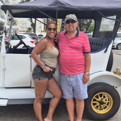 EvoraFerna7672's profile picture. jouw liefde is zo
invloedrijk ais een drug
zo rustgevend als de lente,
zo zoet als en honigraat, zo hoog als de lucht, en zo echt als 
je. ik hou van jou....