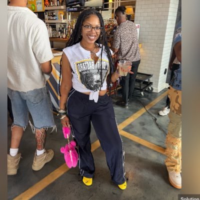 welcome to the Goddess Trap 🧘🏽♀️🔮💫🔫 #TeamShaniyah Instagram : Thabeezus _ R.I.P Quamon #ForeverliveDIzzle hood niggah & a Goddess 🧘🏽♀️🔮🏚🏋🏽♀️ 🌈