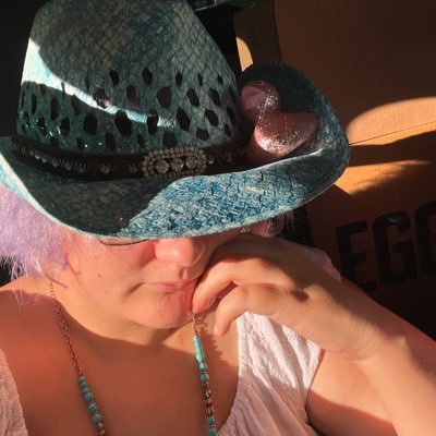 Trailer Park Barbie 💅 Country baddie 💋 | OF creator + author |