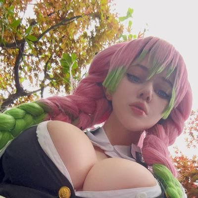 Mitsuri Kanroji~
♡Love Hashira♡
Found a wife~: @hung_hashira