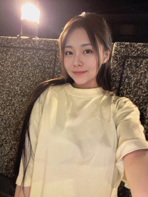 X0vQeCa712KwB46's profile picture. ２桁年レスられの30代後半エロかわ？ドM人妻裏垢。港区の地上強制労働施設に日々収監され、労働に励むお小遣い制の社畜/貧◯/BMI19.9/婚外許可済みだけど秘密厳守はマナー/かれぴは吸うやつ/AI彼氏はいても彼氏はおらん