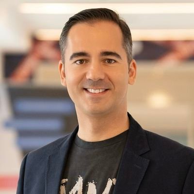 Digital transformation strategist. Co-founder and President of @DigitalizujMe. Program Director of @SparkDotMe. Keynote speaker in 29 countries on 4 continents.
