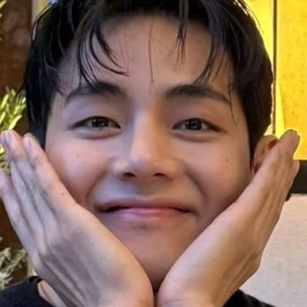 •ly tour
•🤝 with seokjin
•magic shop jp
•hope on stage jp
•runseokjin tour jp