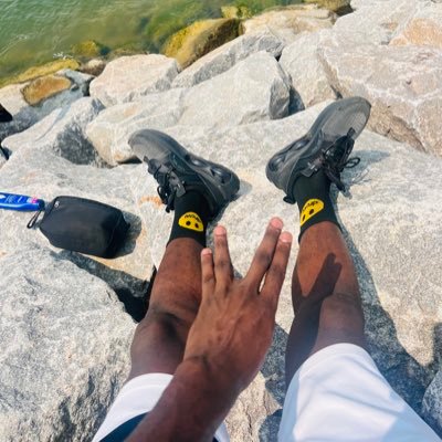 bilalKouliba225's profile picture. Deux fois, nous avons réfléchi, fallait vraiment qu'on devienne des #QALF pour se rendre à l'évidence... #VieSurNous 🖖🏿❤️  fan de Chelsea