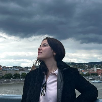 Aoz_winnie's profile picture. above and below  #BounPols                                  #WinC300